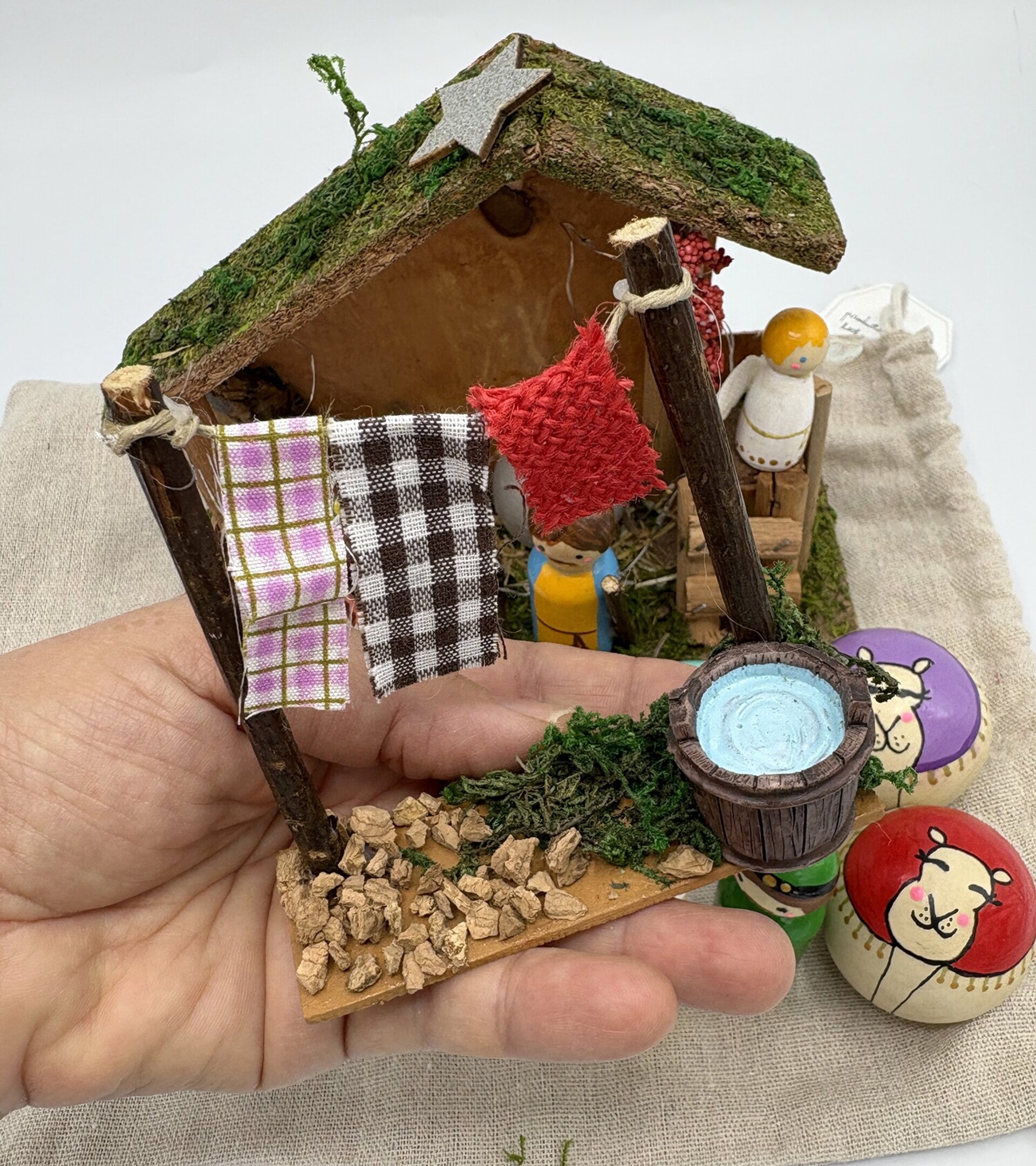 Pesebre de madera artesanal - 16