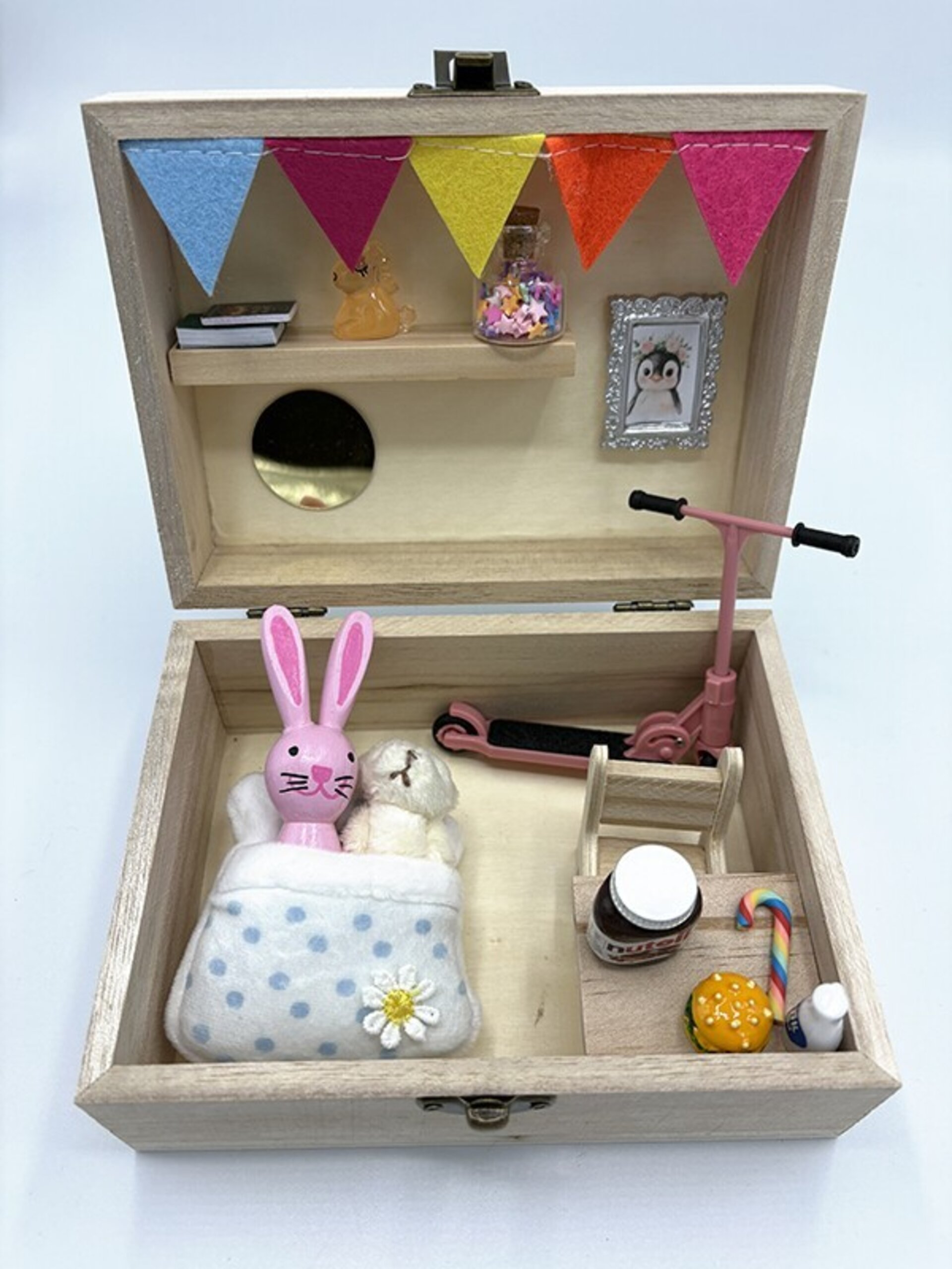 Cajita madera conejo rosa con miniaturas - Adopta una mascota - 11