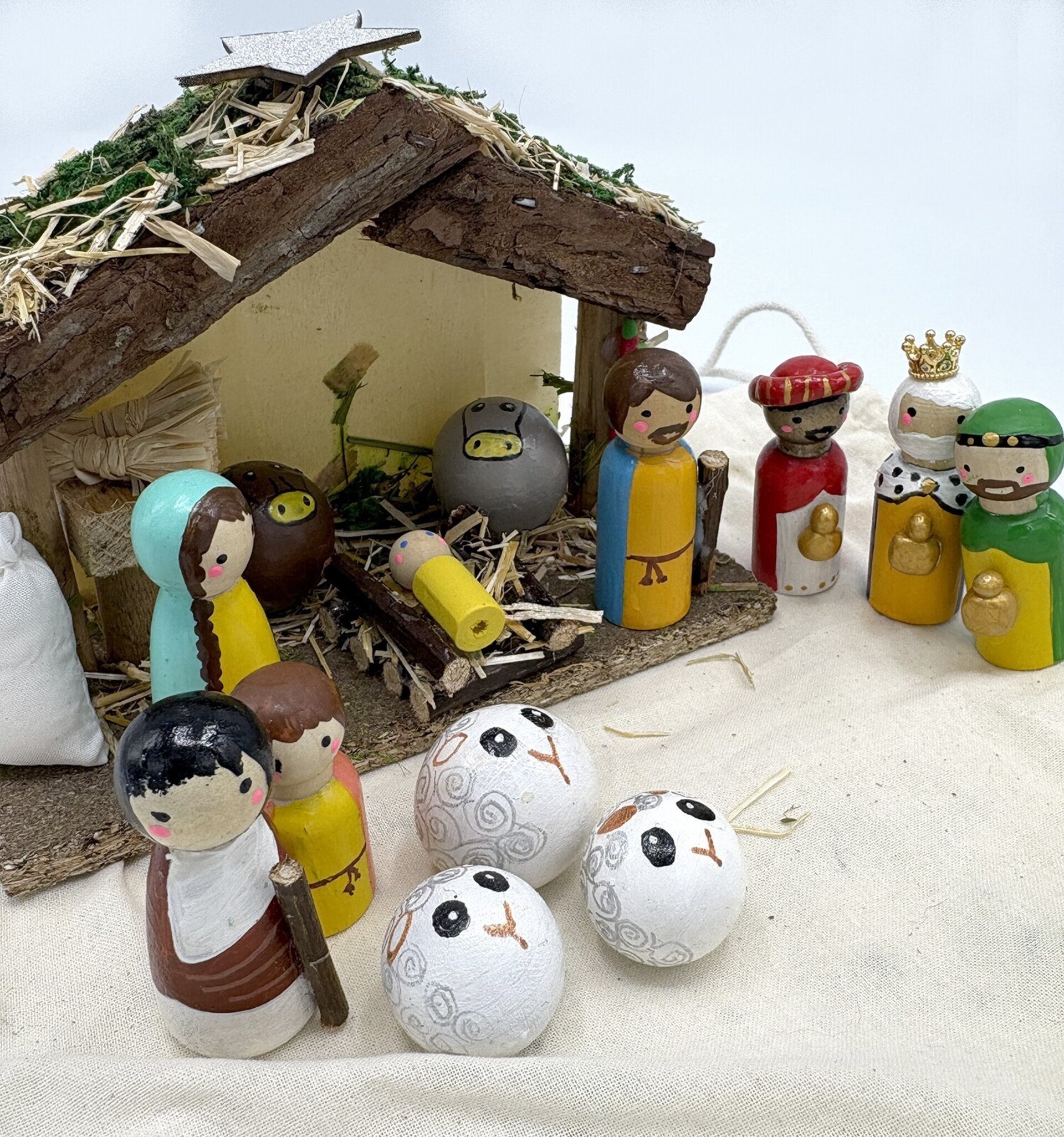 Pesebre de madera artesanal figuras pequeñas - 3