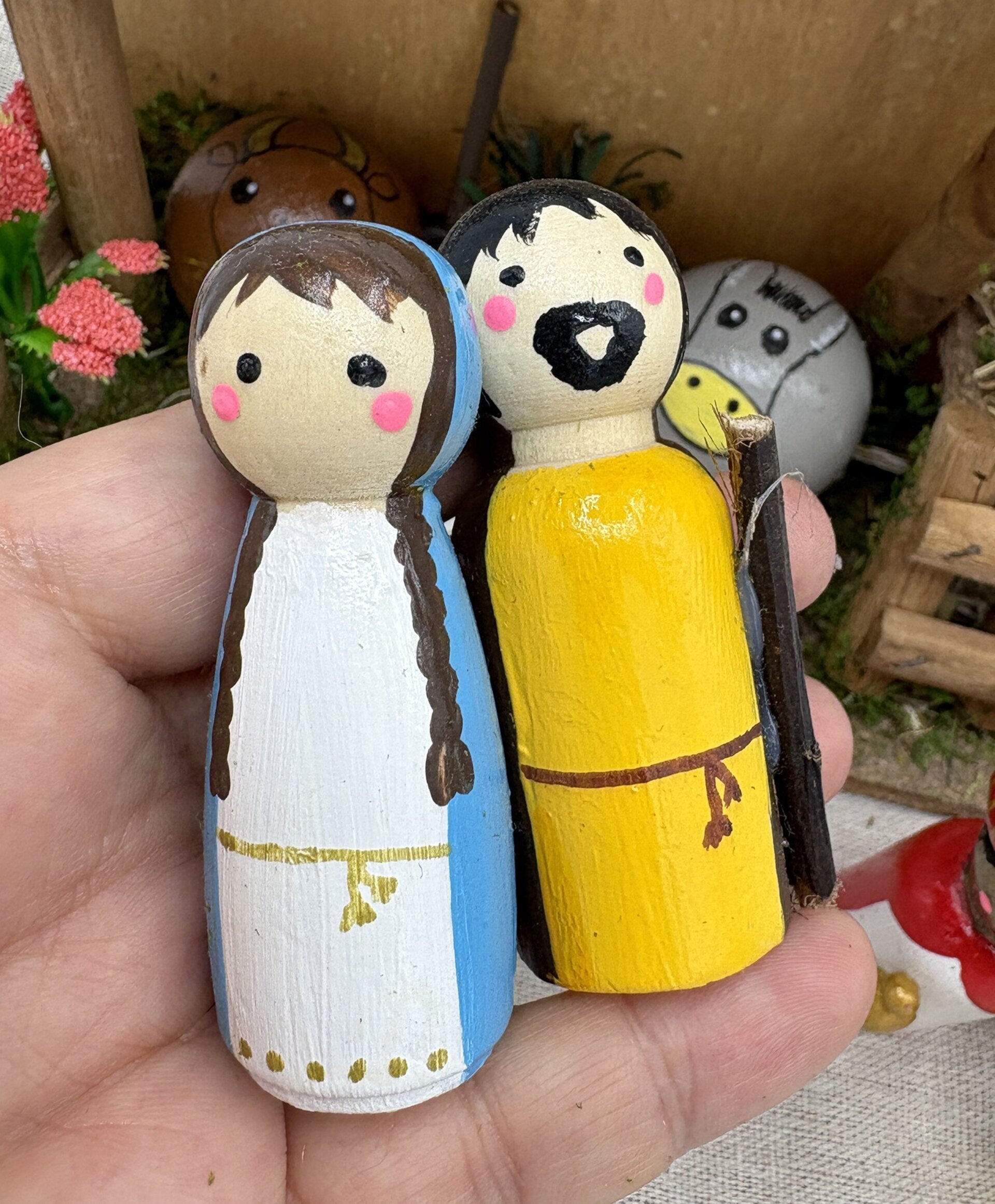 Pesebre de madera hecho a mano - 9