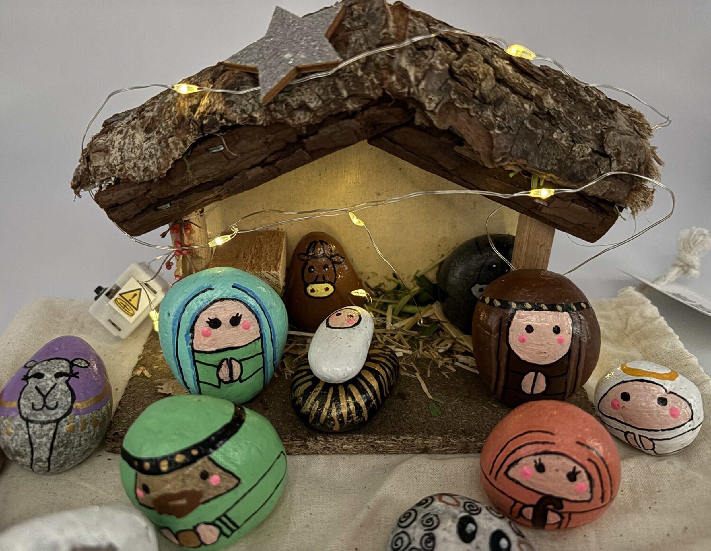 Pesebre de piedra artesanal - 4