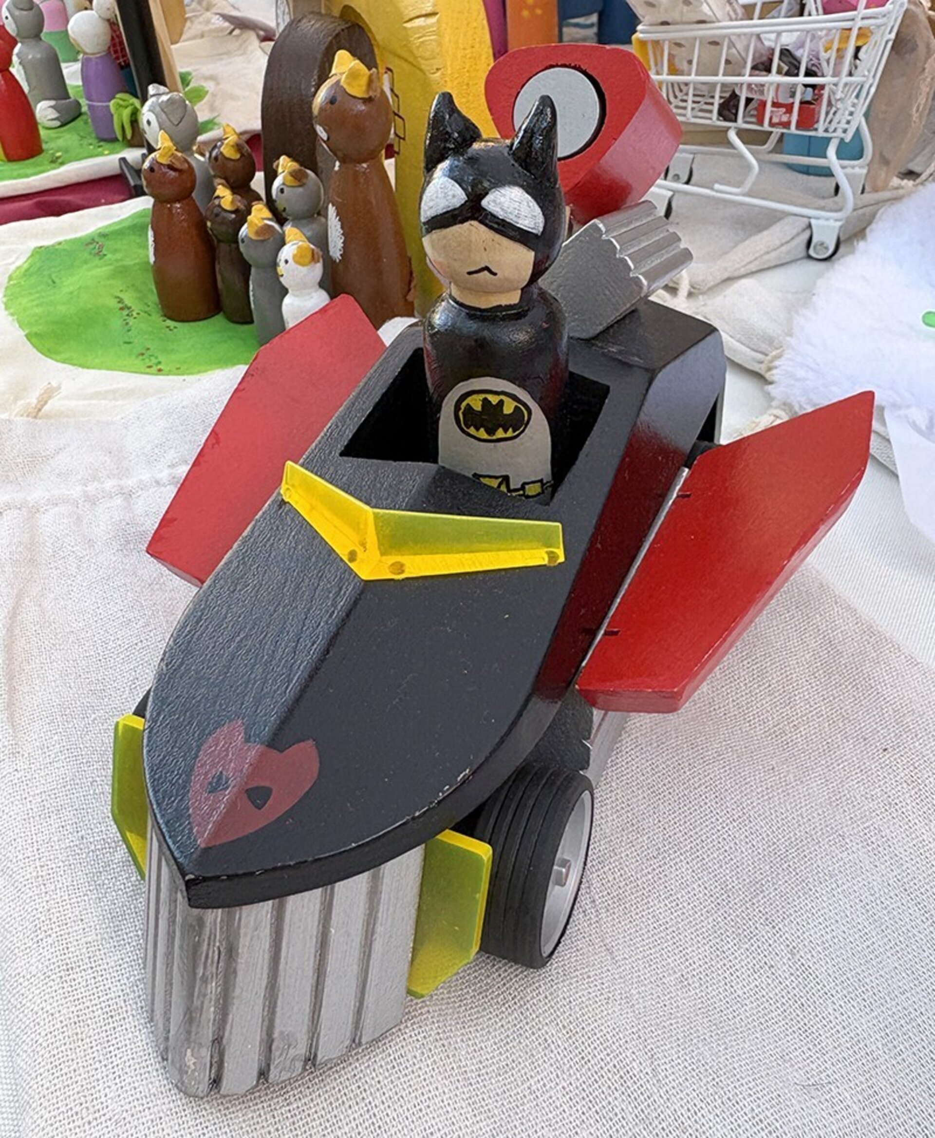 Mini Mundo de Madera: Batman y su Batmóvil - 2