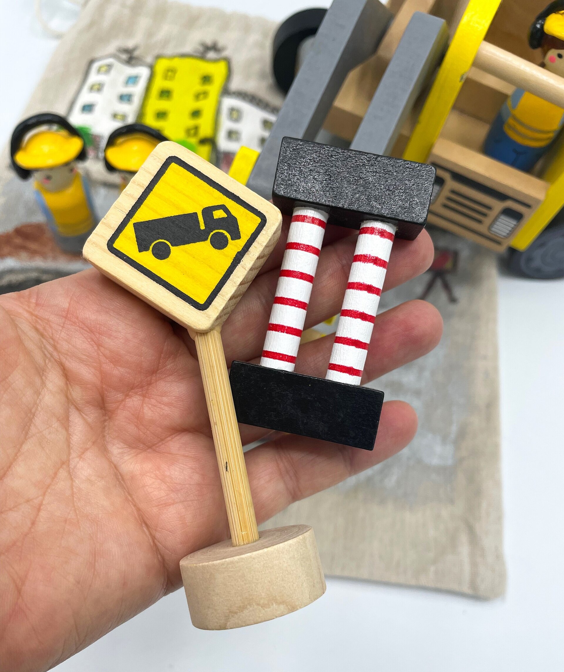 Mini mundo de construcción con excavadora de madera - 8