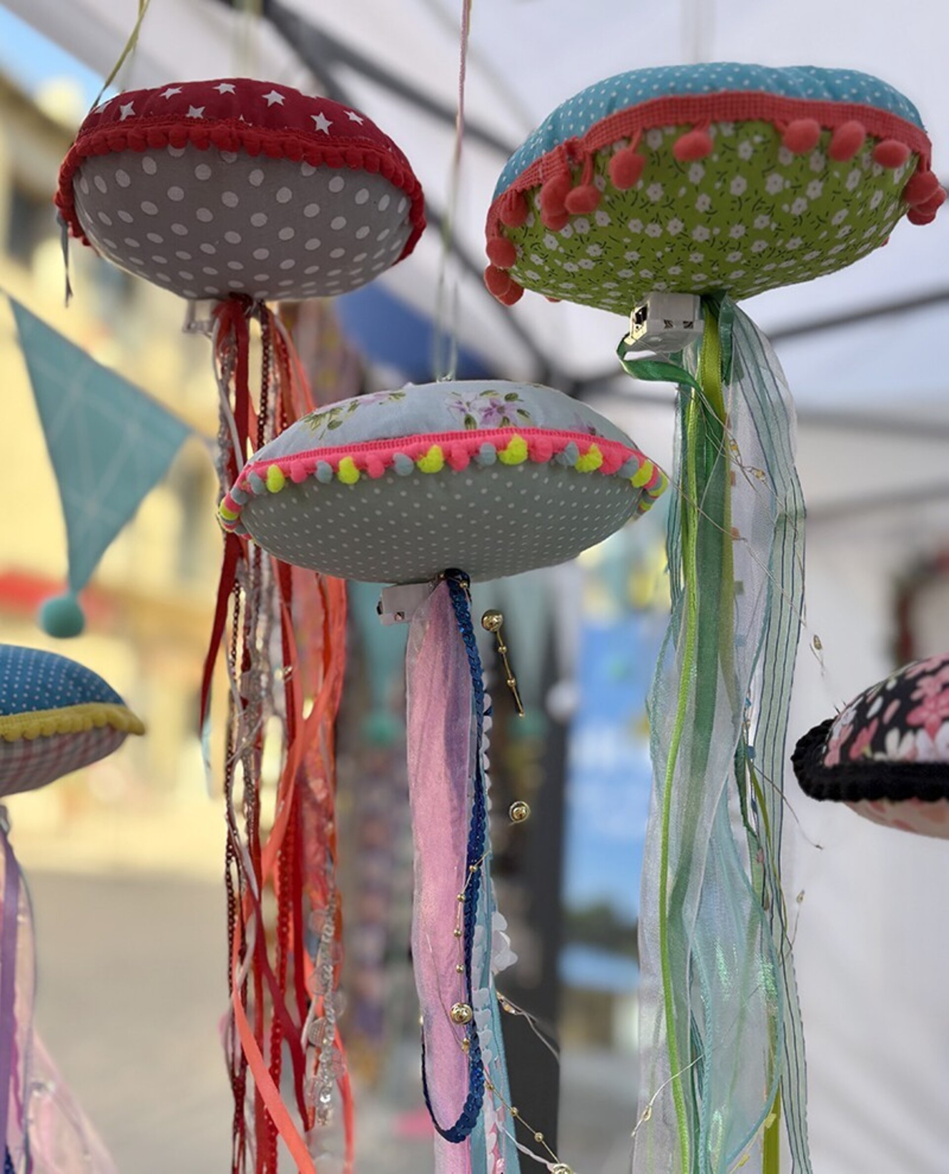 Medusas decorativas con luz LED hechas a mano – Punto de luz infantil - 3