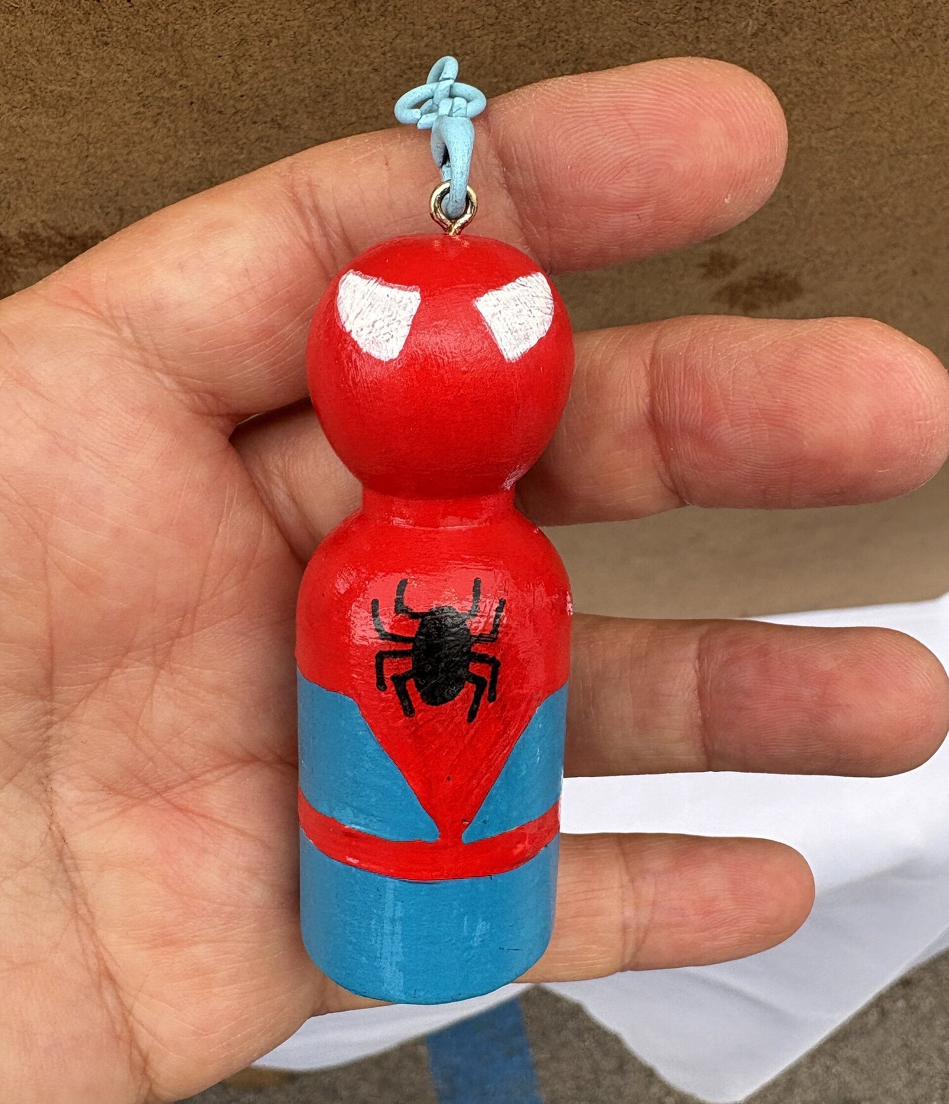 Llaveros de Super héroes pintados a mano en madera - 8