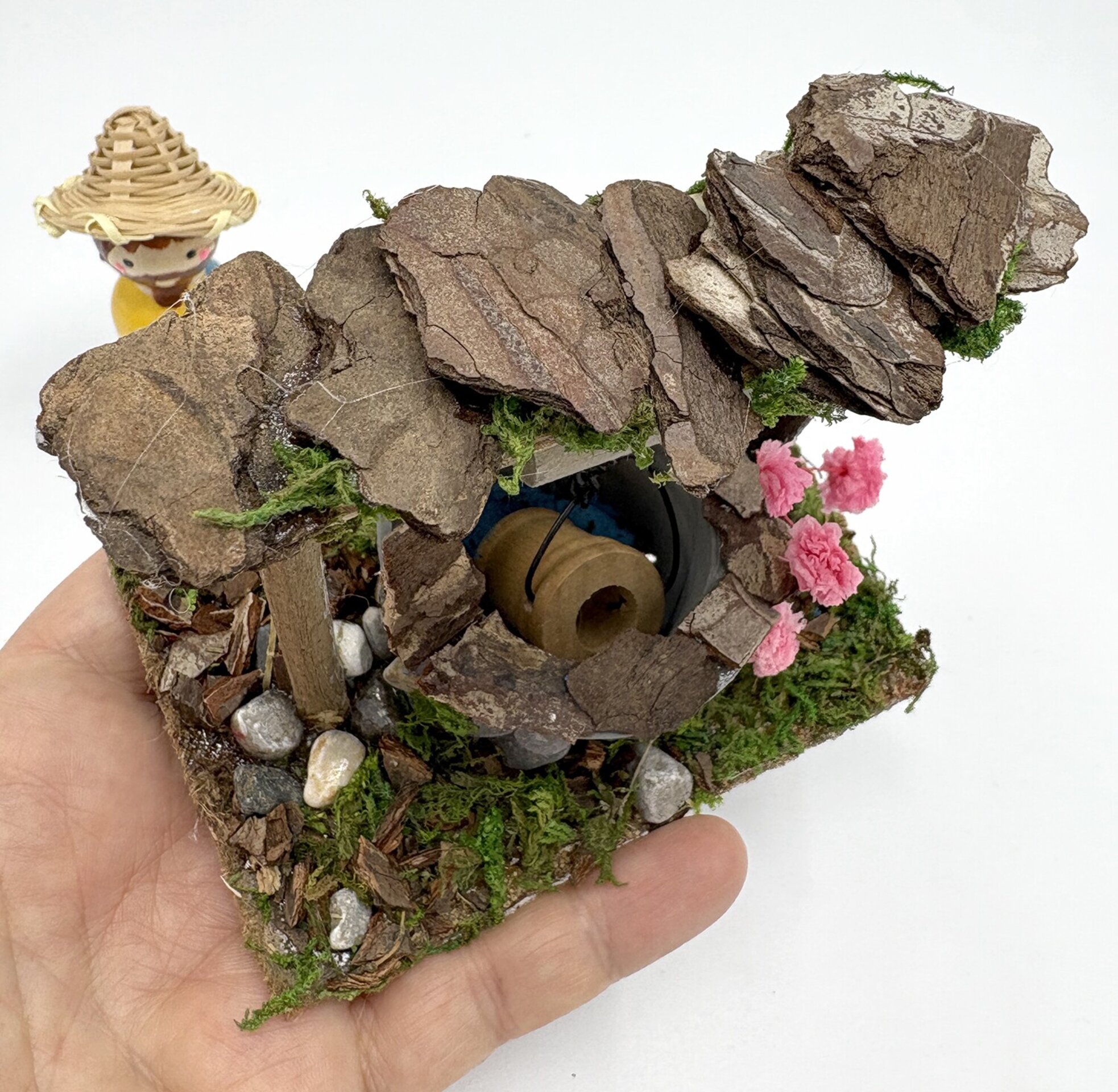 Pozo de piedra artesanal con hombre - complementos pesebre - 7