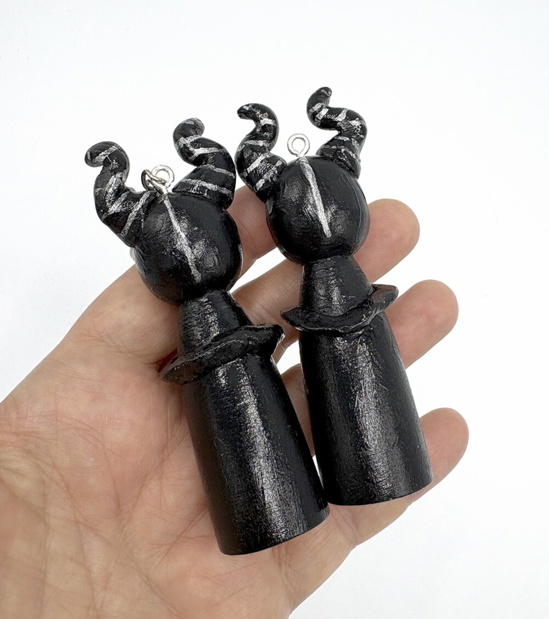 Llavero de Maléfica pintado a mano en madera - 3