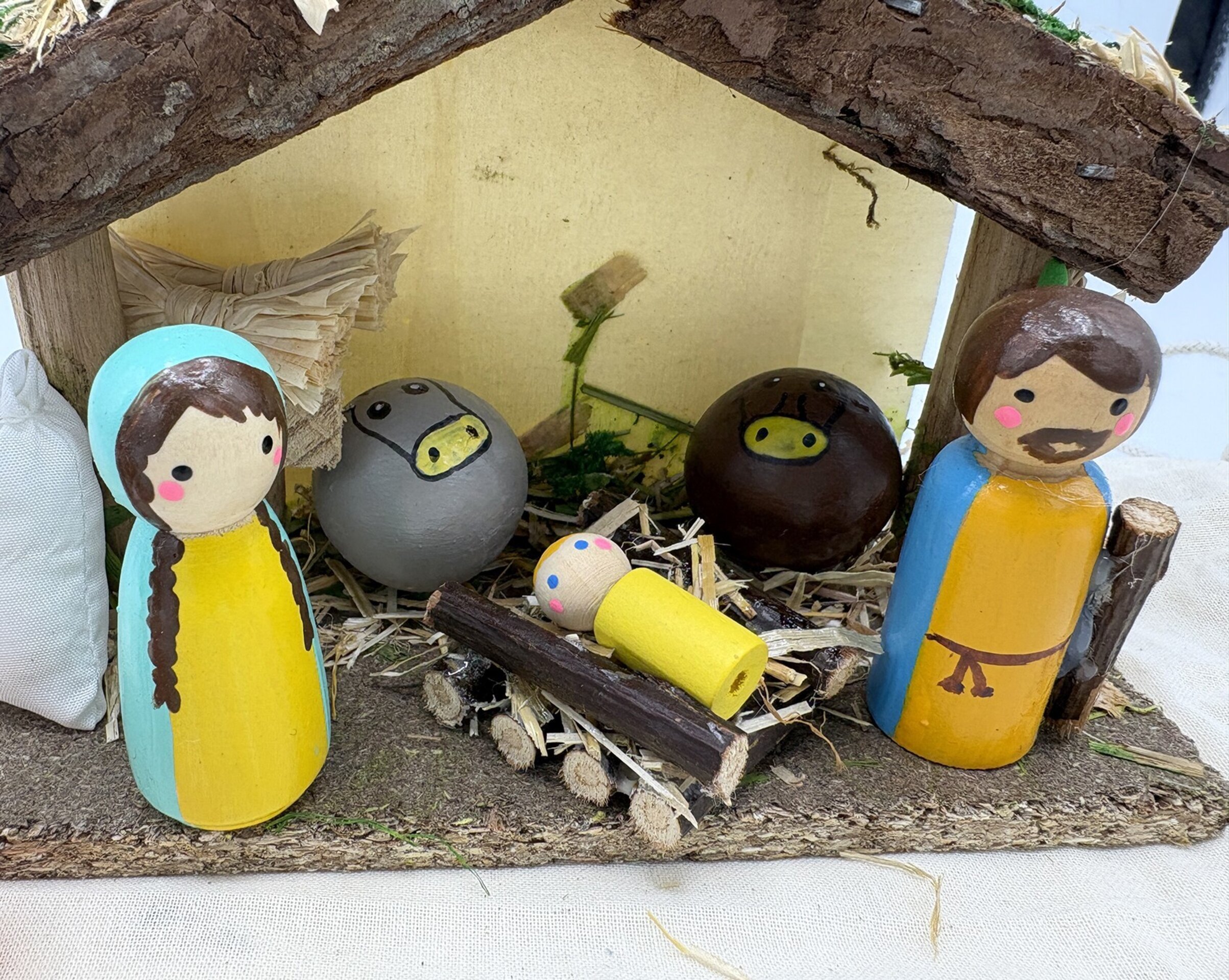 Pesebre de madera artesanal figuras pequeñas - 4