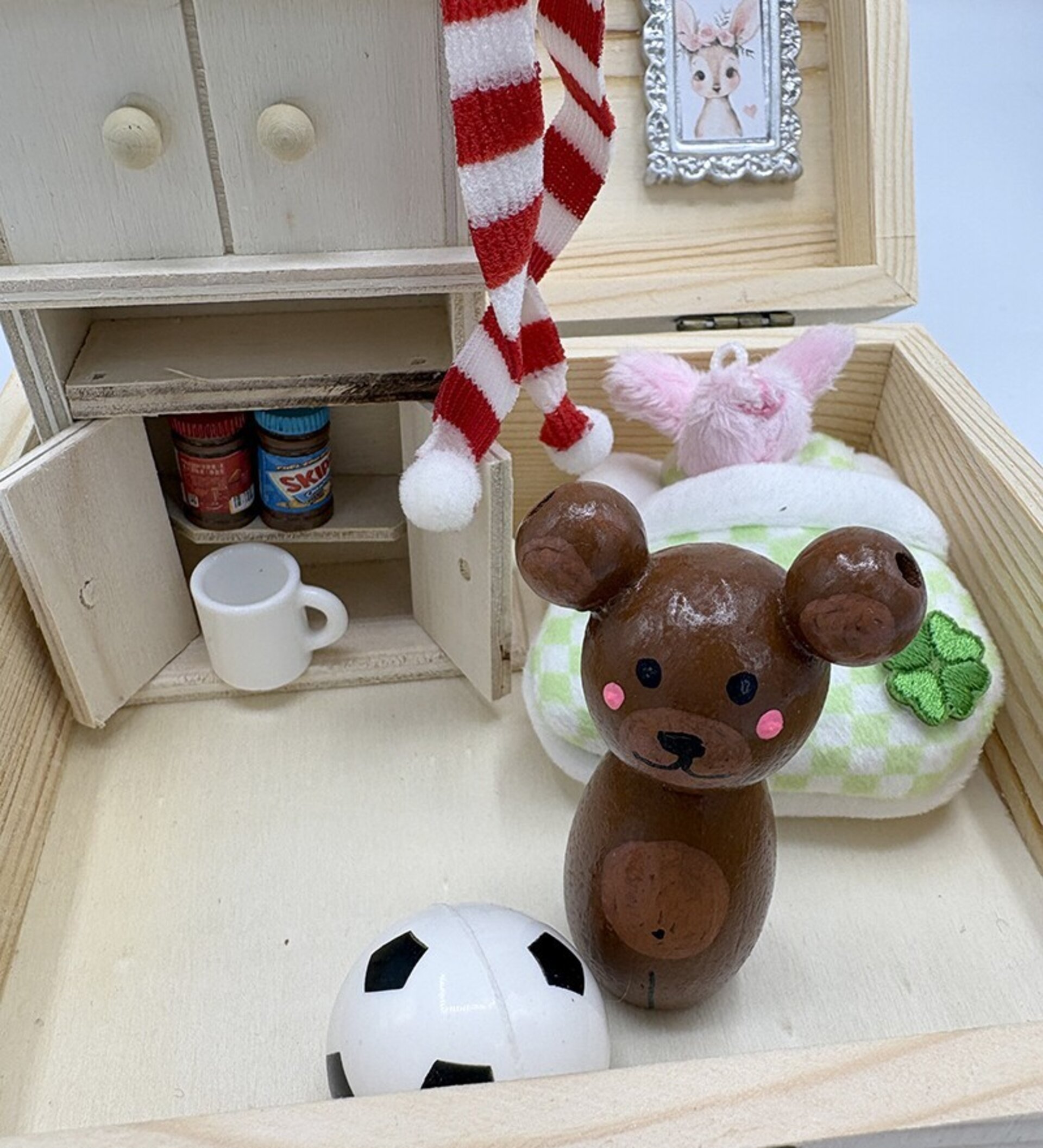 Cajita madera osito con miniaturas - Adopta una mascota - 12