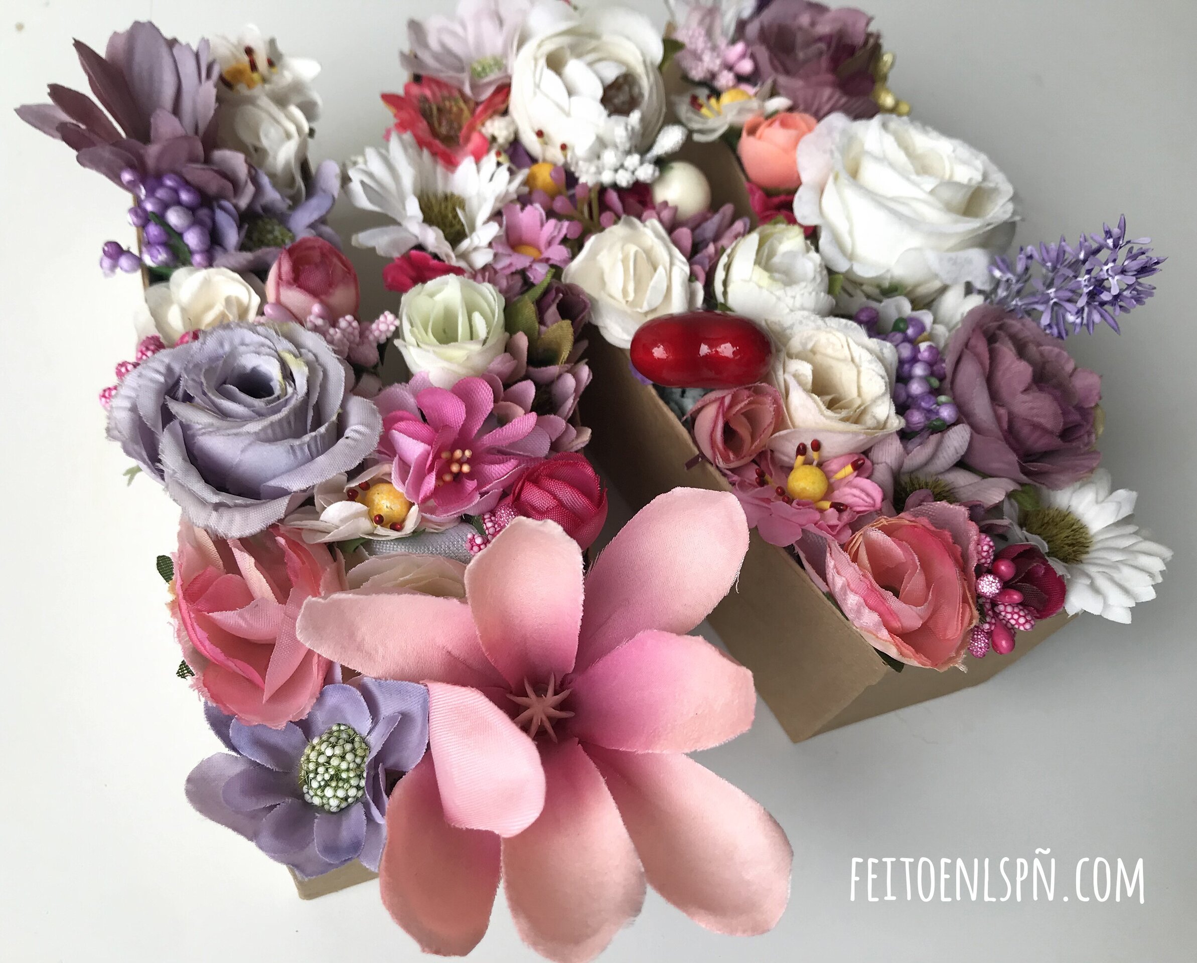 Decoración con letra M de flores - 8