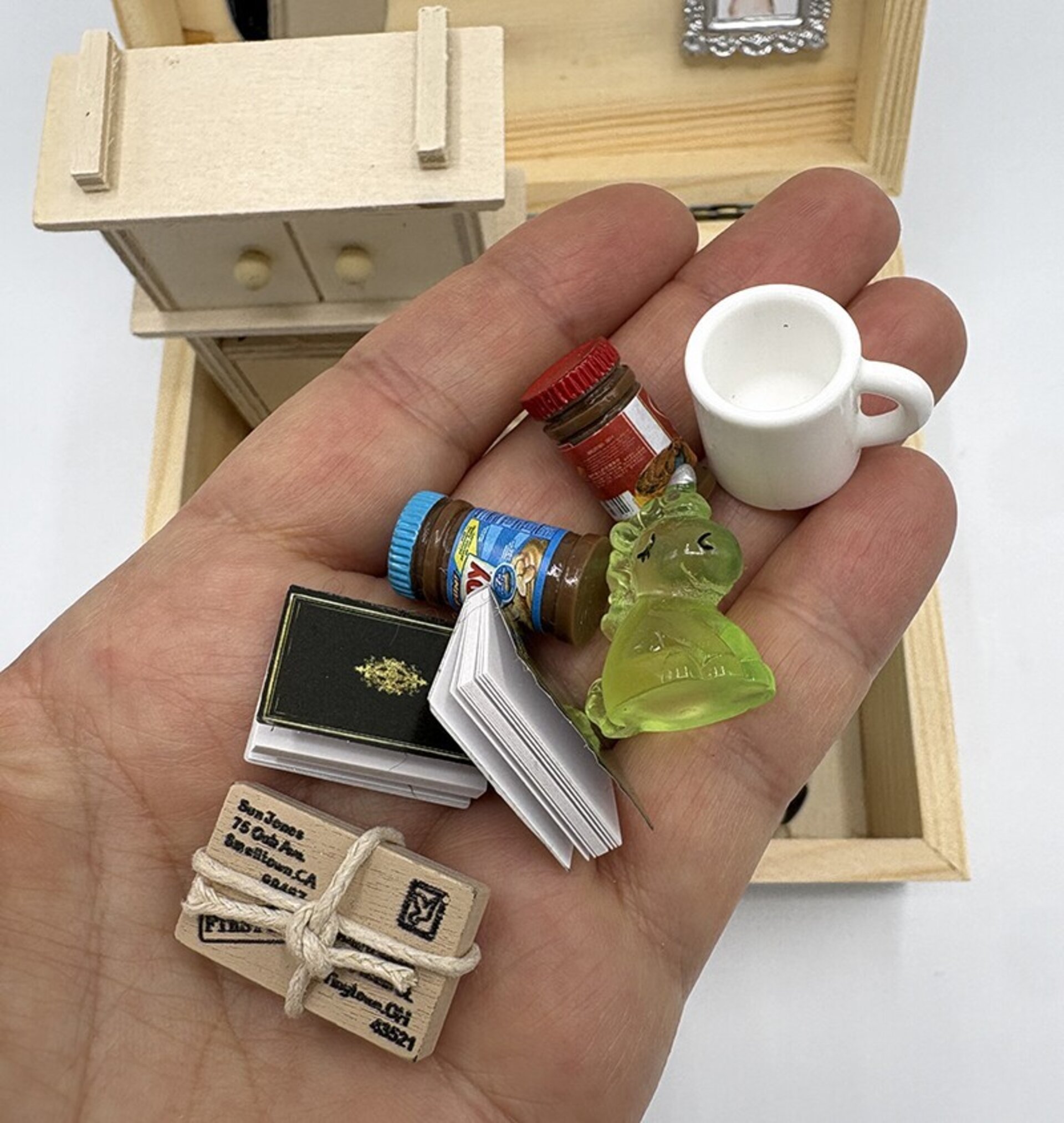 Cajita madera osito con miniaturas - Adopta una mascota - 4