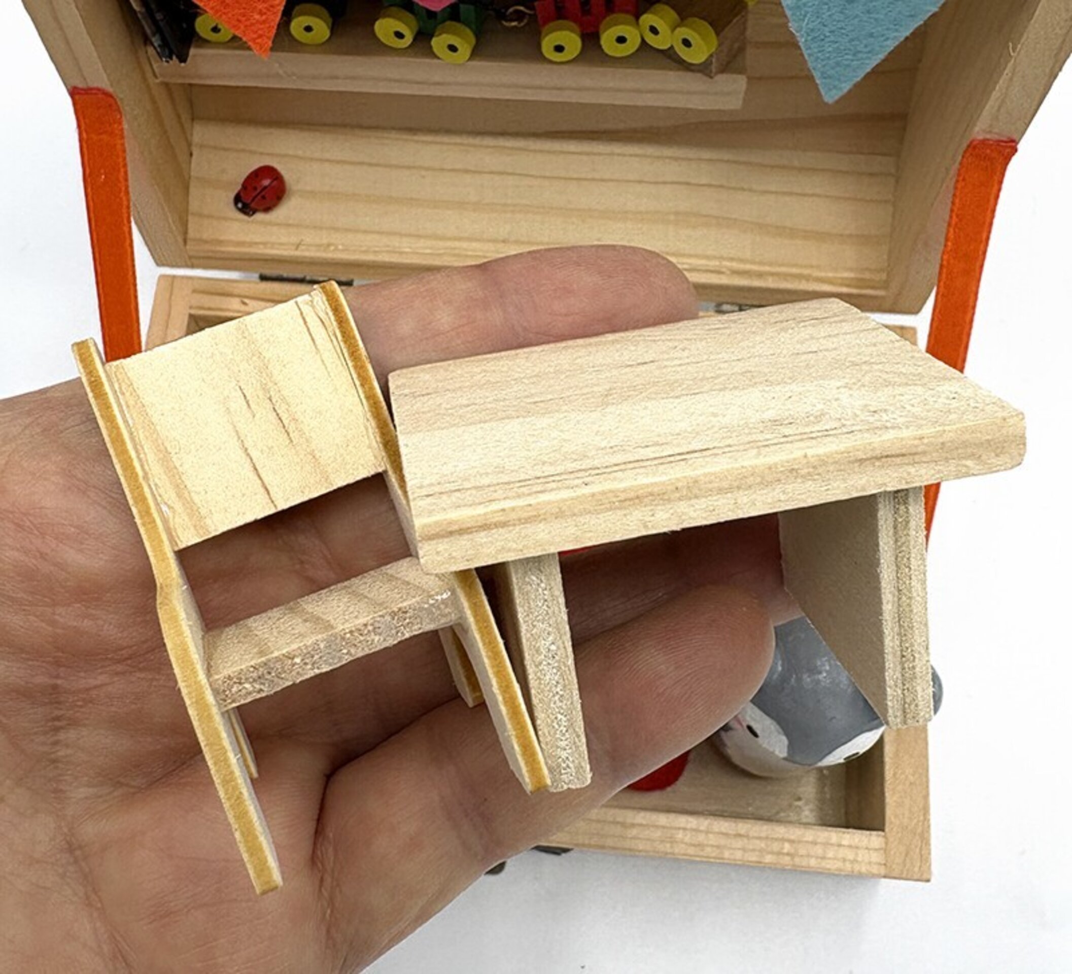 Cajita madera osito polar con miniaturas - Adopta una mascota - 8