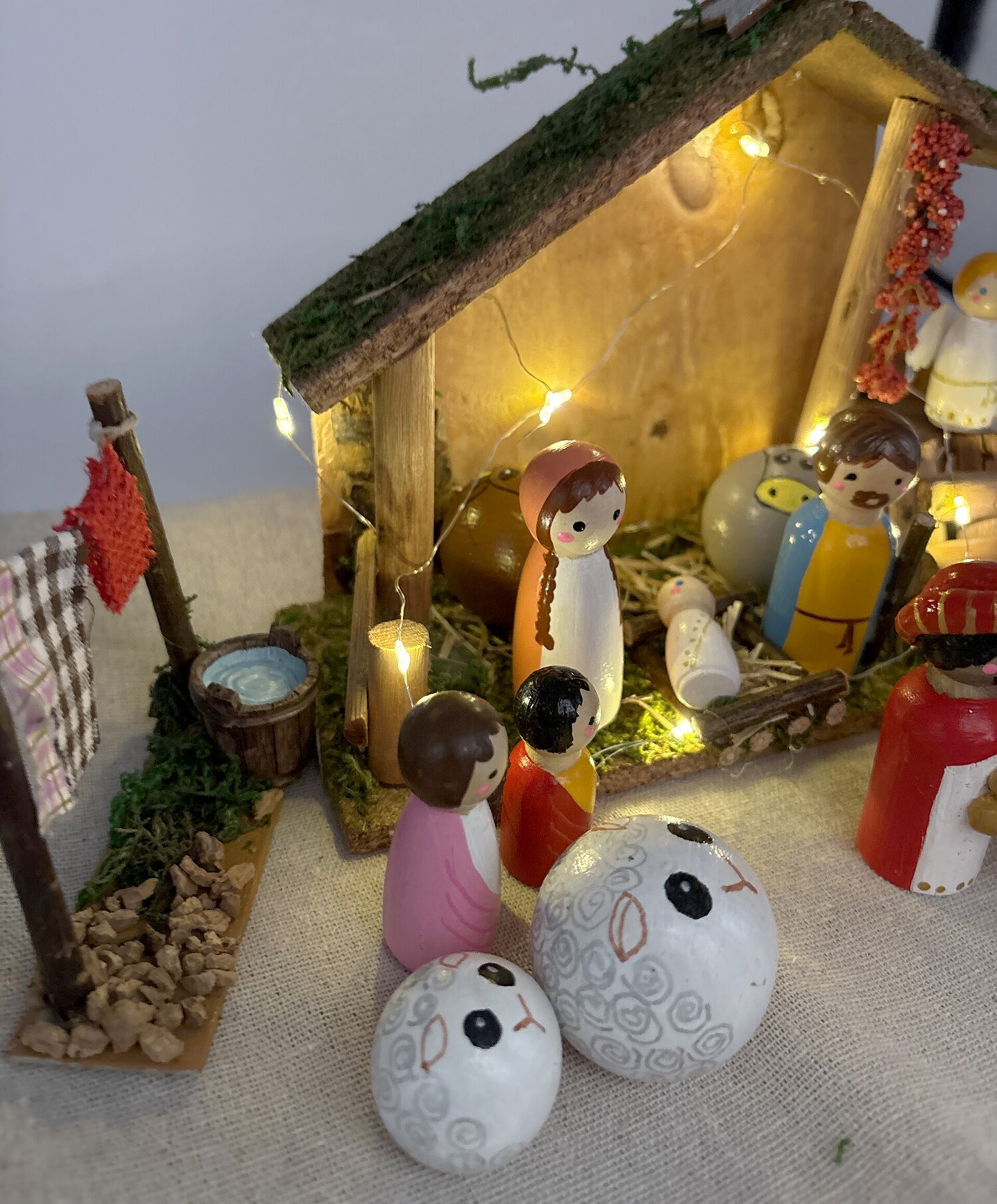 Pesebre de madera artesanal - 9