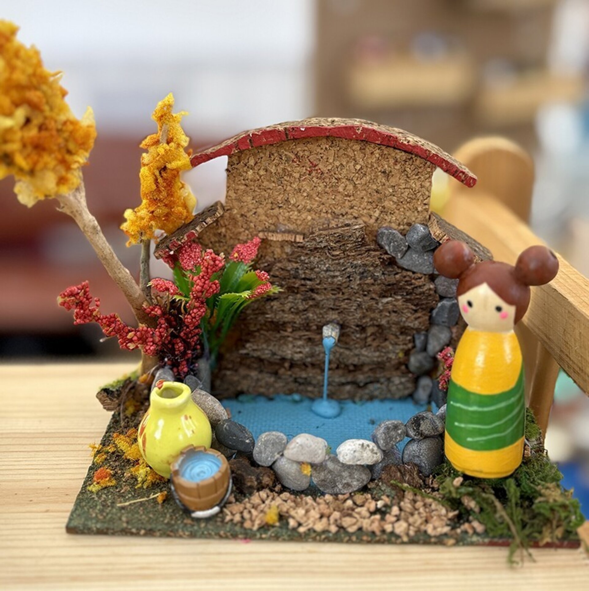 Fuente rústica en miniatura - Adorno artesanal para pesebre - 1