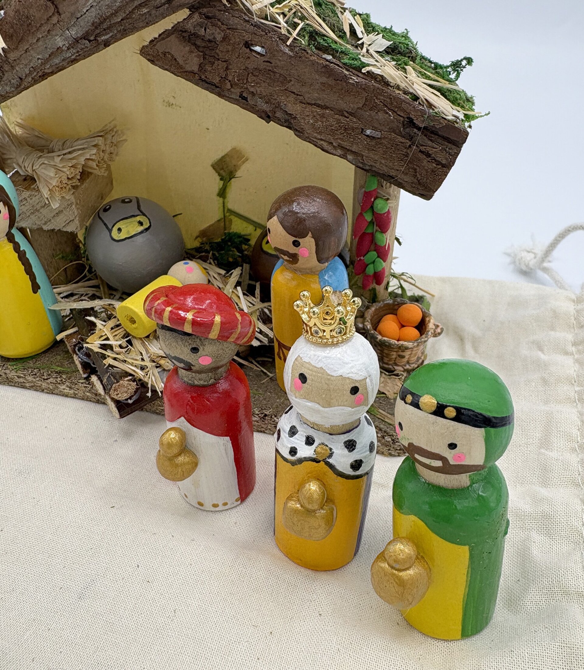 Pesebre de madera artesanal figuras pequeñas - 2