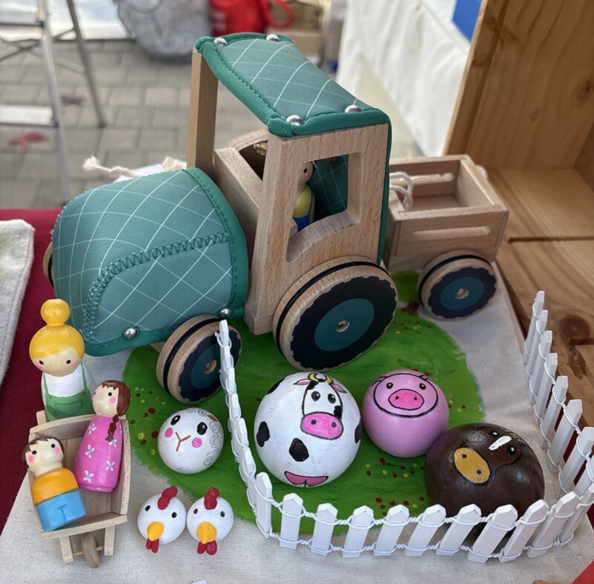 Mini mundo Familia en la granja con tractor y animales - 2