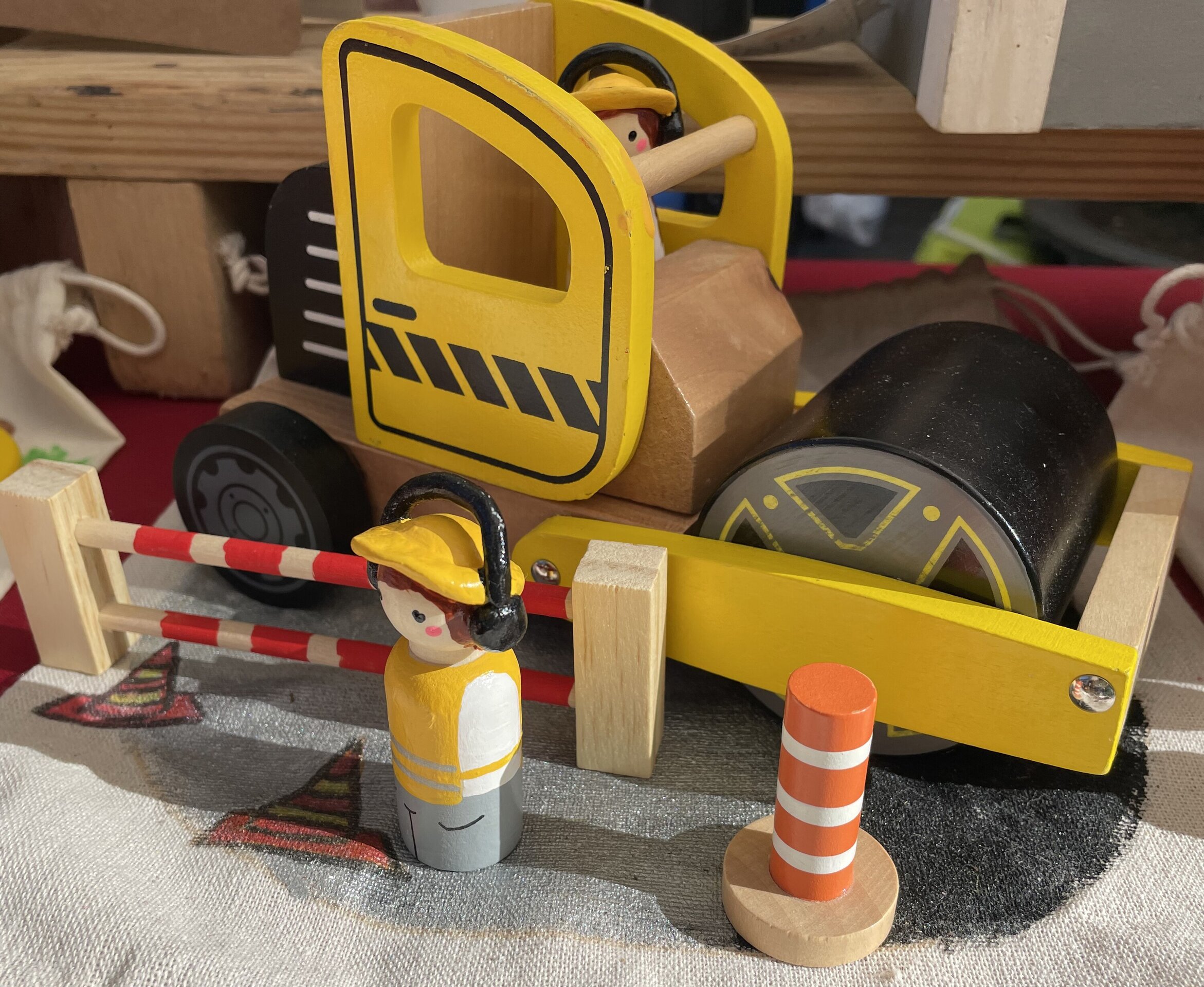 Mini mundo de construcción con apisonadora de madera - 2