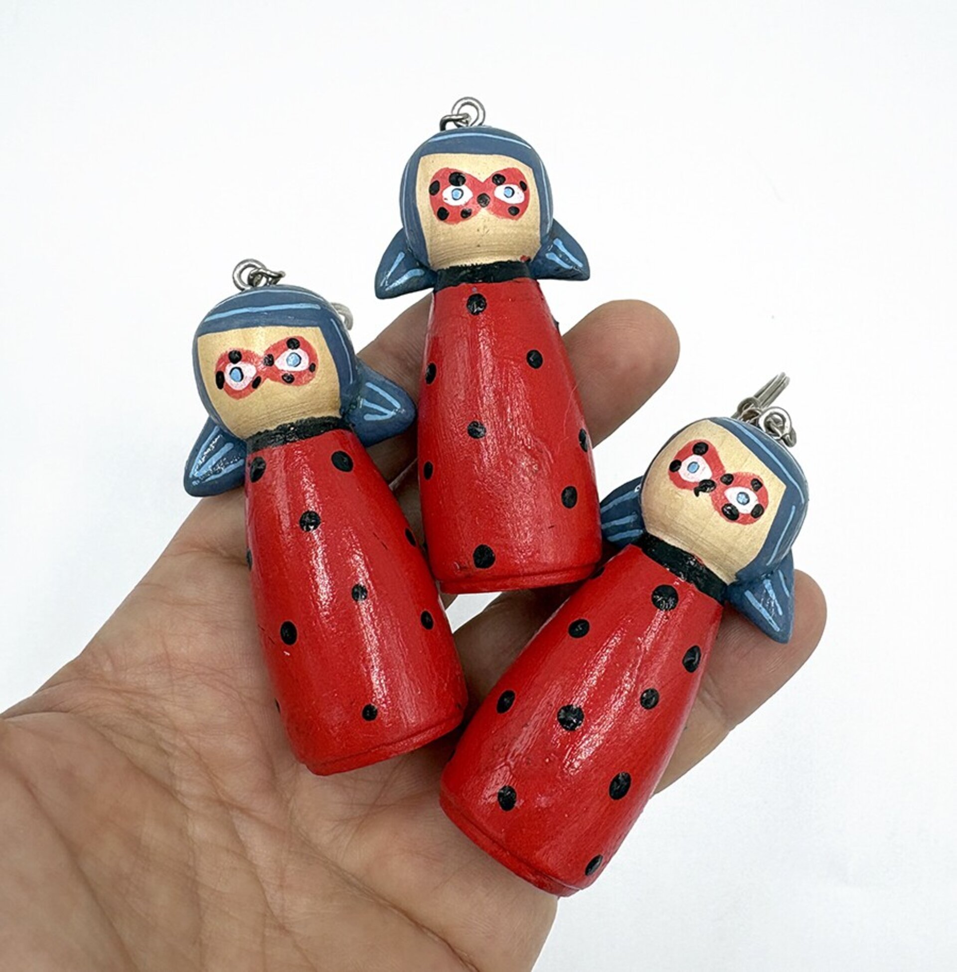 Llavero de Lady Bug pintado a mano en madera - 1