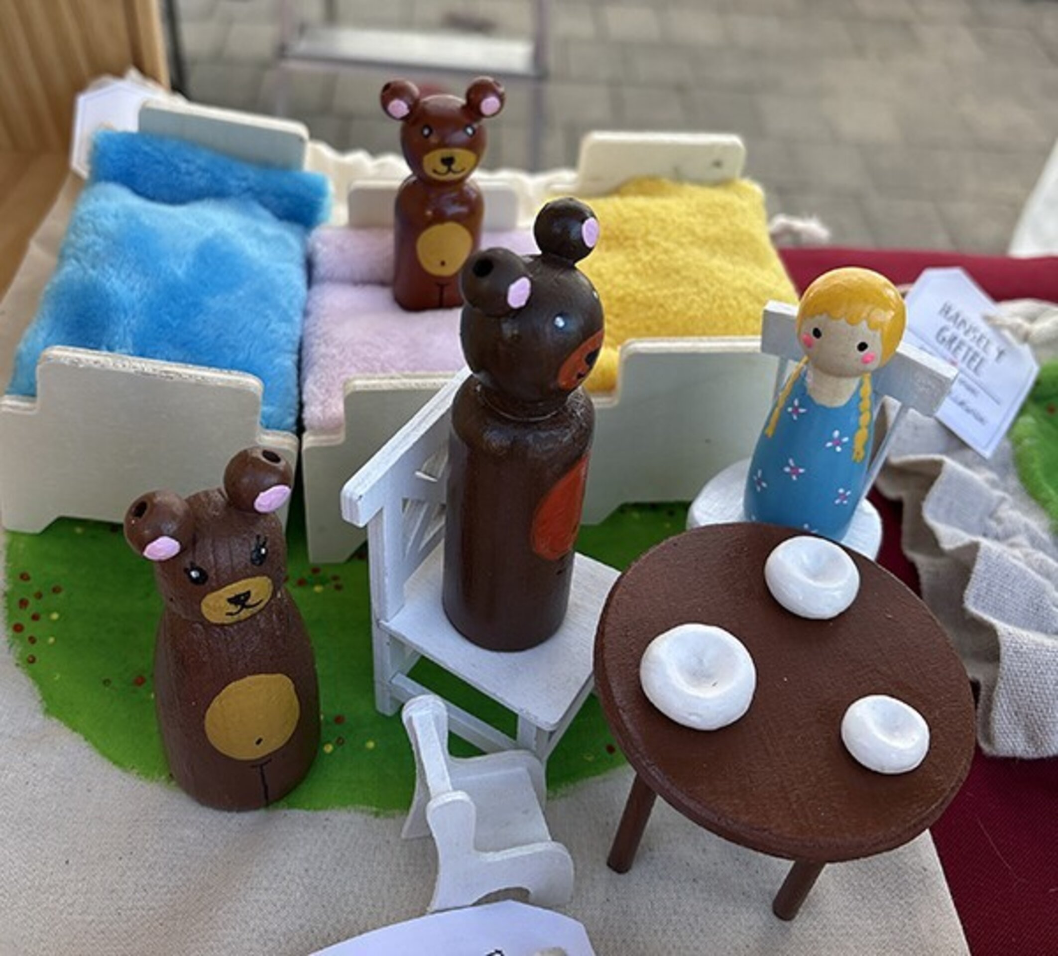 Mini mundo del cuento los Ricitos de Oro y los Tres Osos - 2