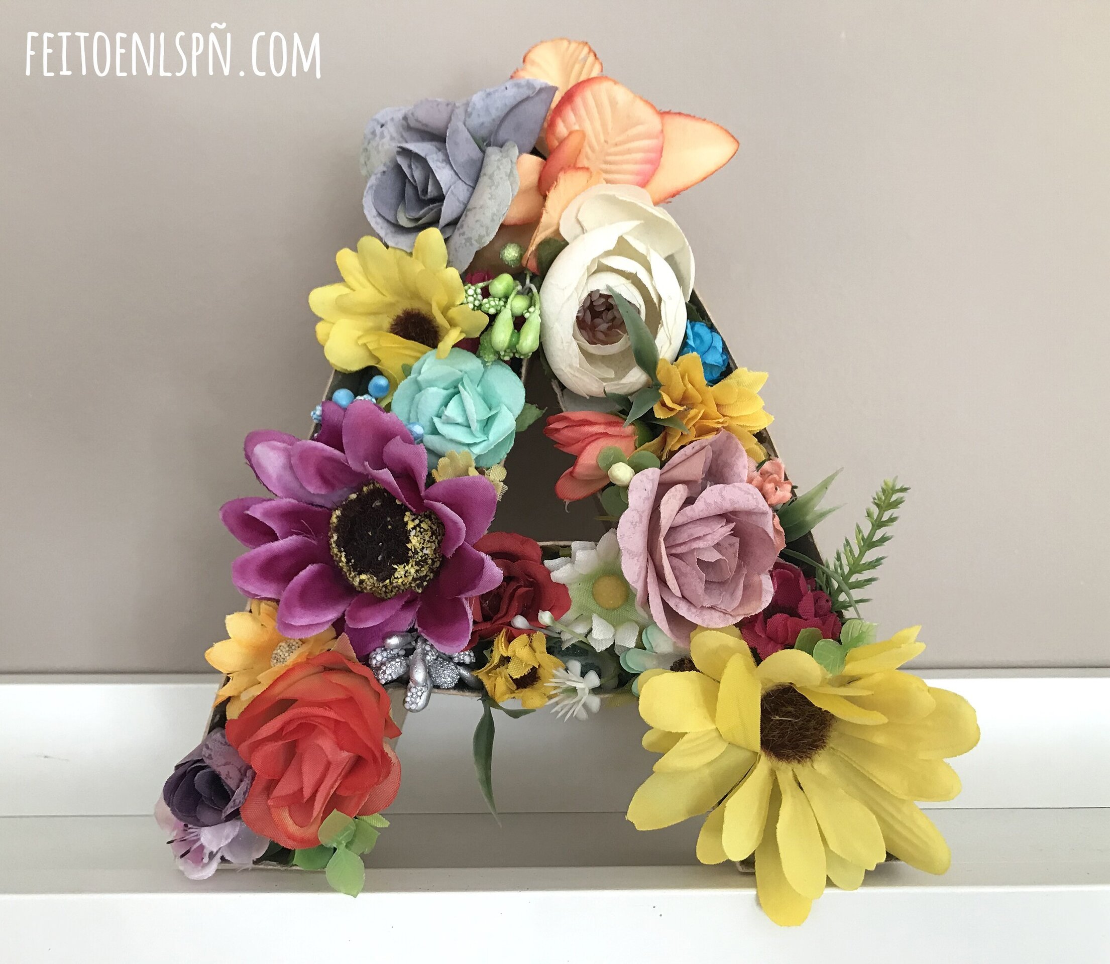 Decoración con letra A de flores - 2