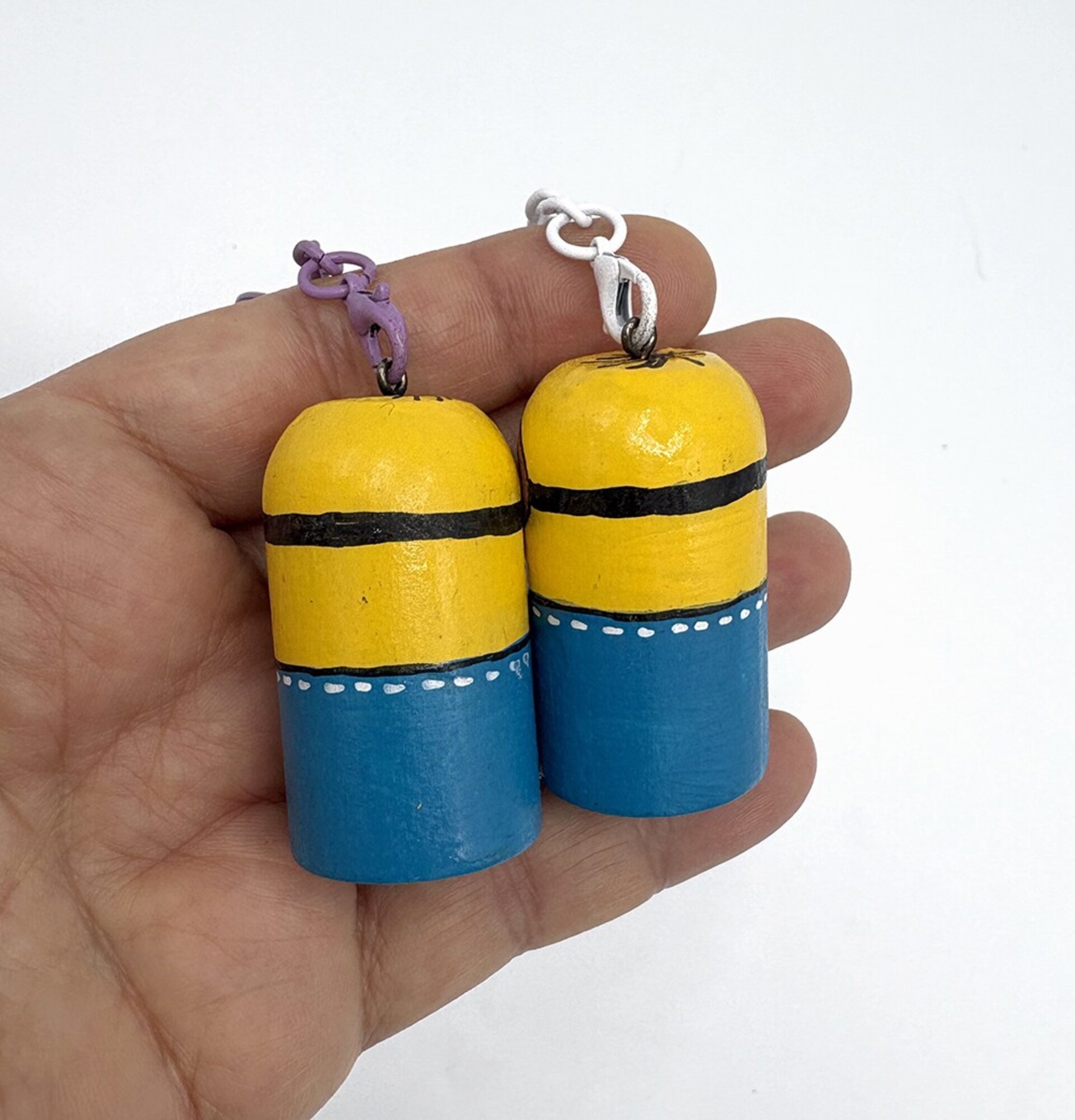 Llavero de Minions pintado a mano en madera - 3