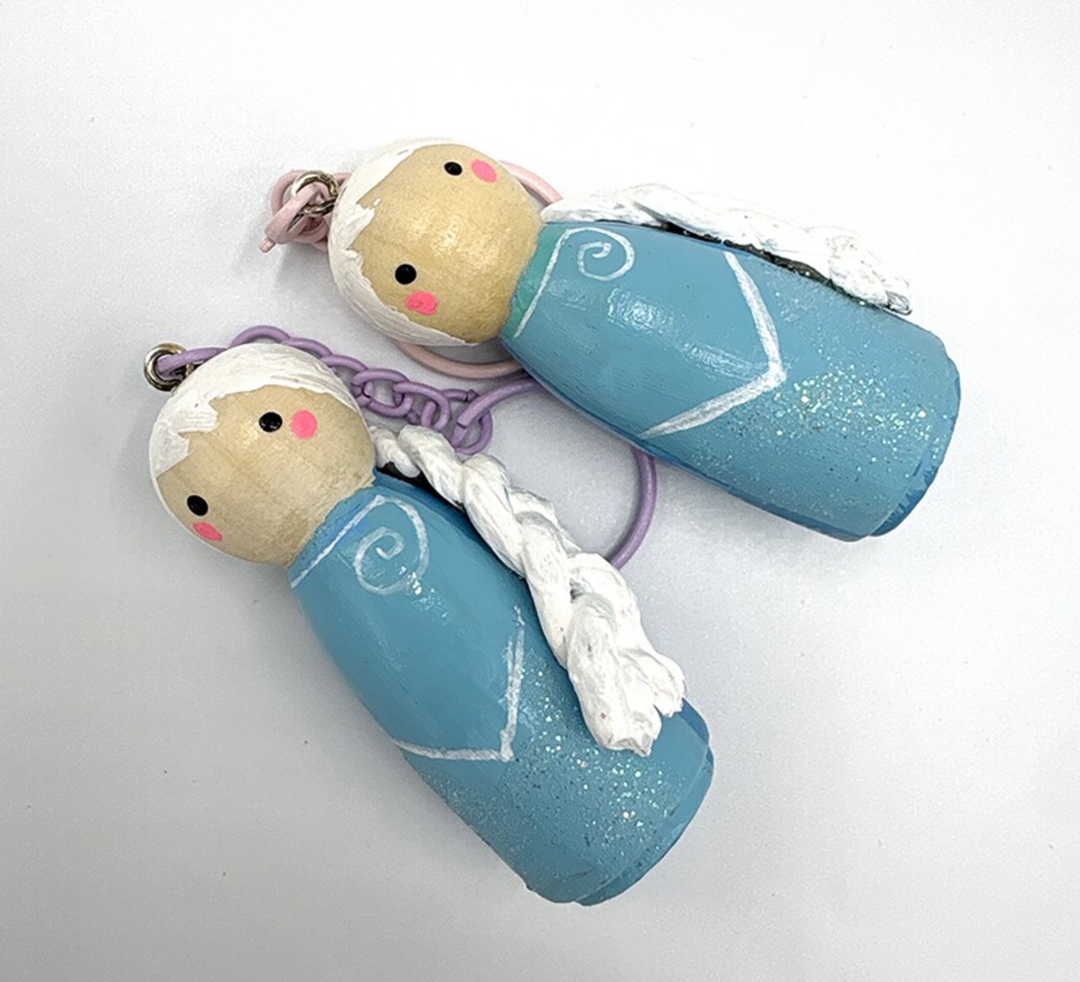 Llavero inspirado en Elsa de Frozen pintado a mano en madera - 2