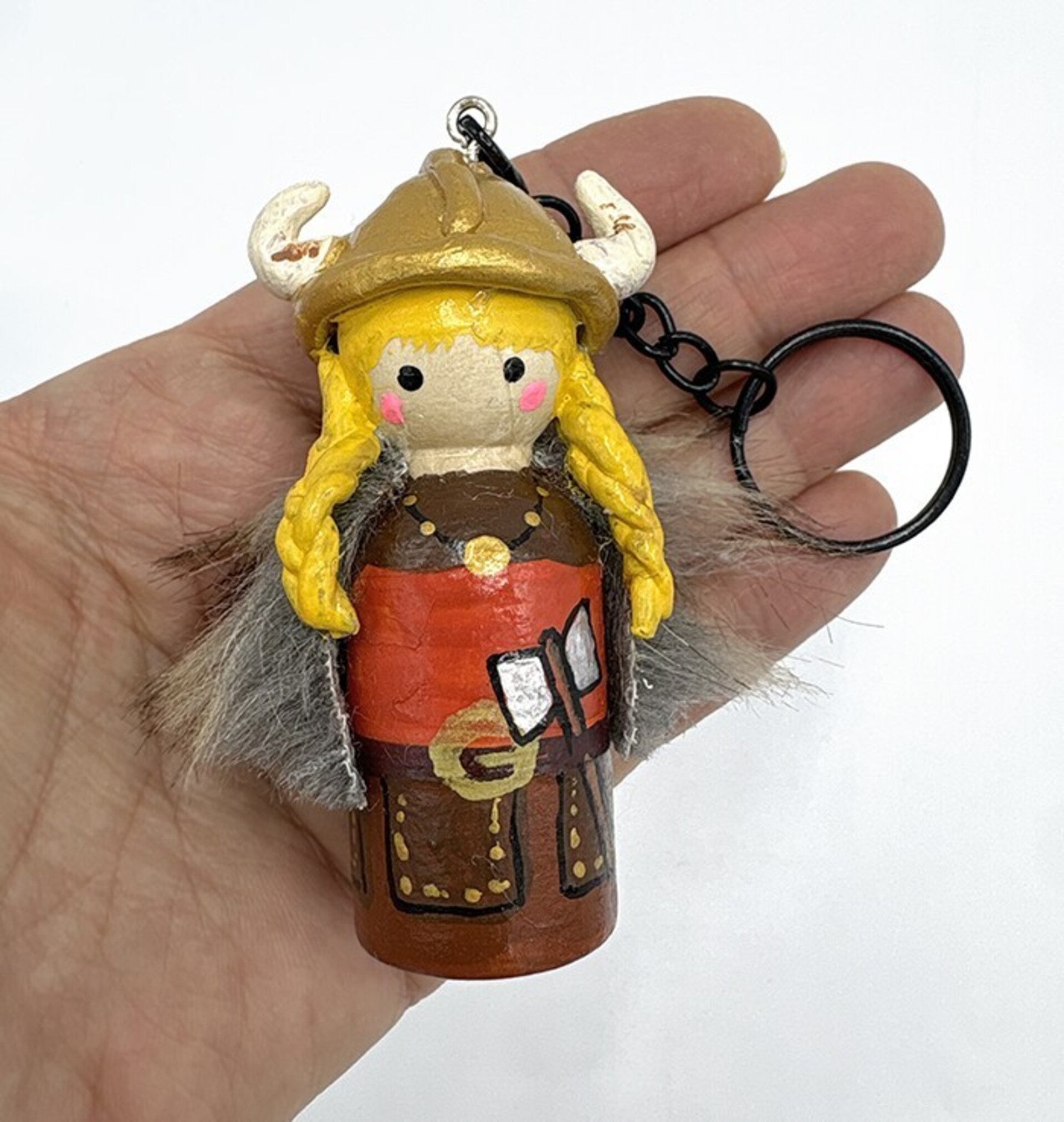 Llavero Vikingo artesanal de madera y pintado a mano - 1