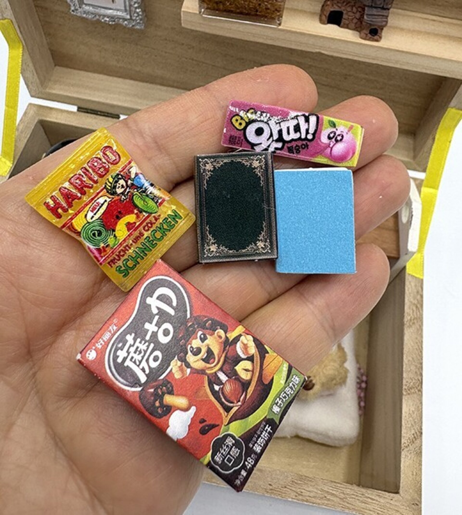 Mini Mundo en Cajita con pingüino con set de maquillaje - 7