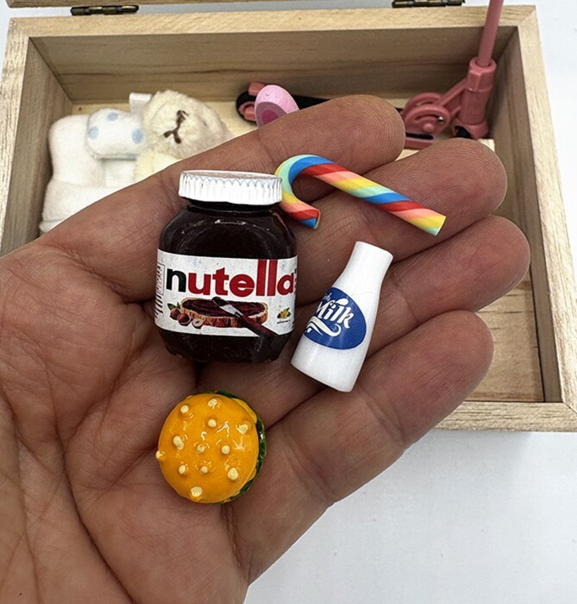 Cajita madera conejo rosa con miniaturas - Adopta una mascota - 6