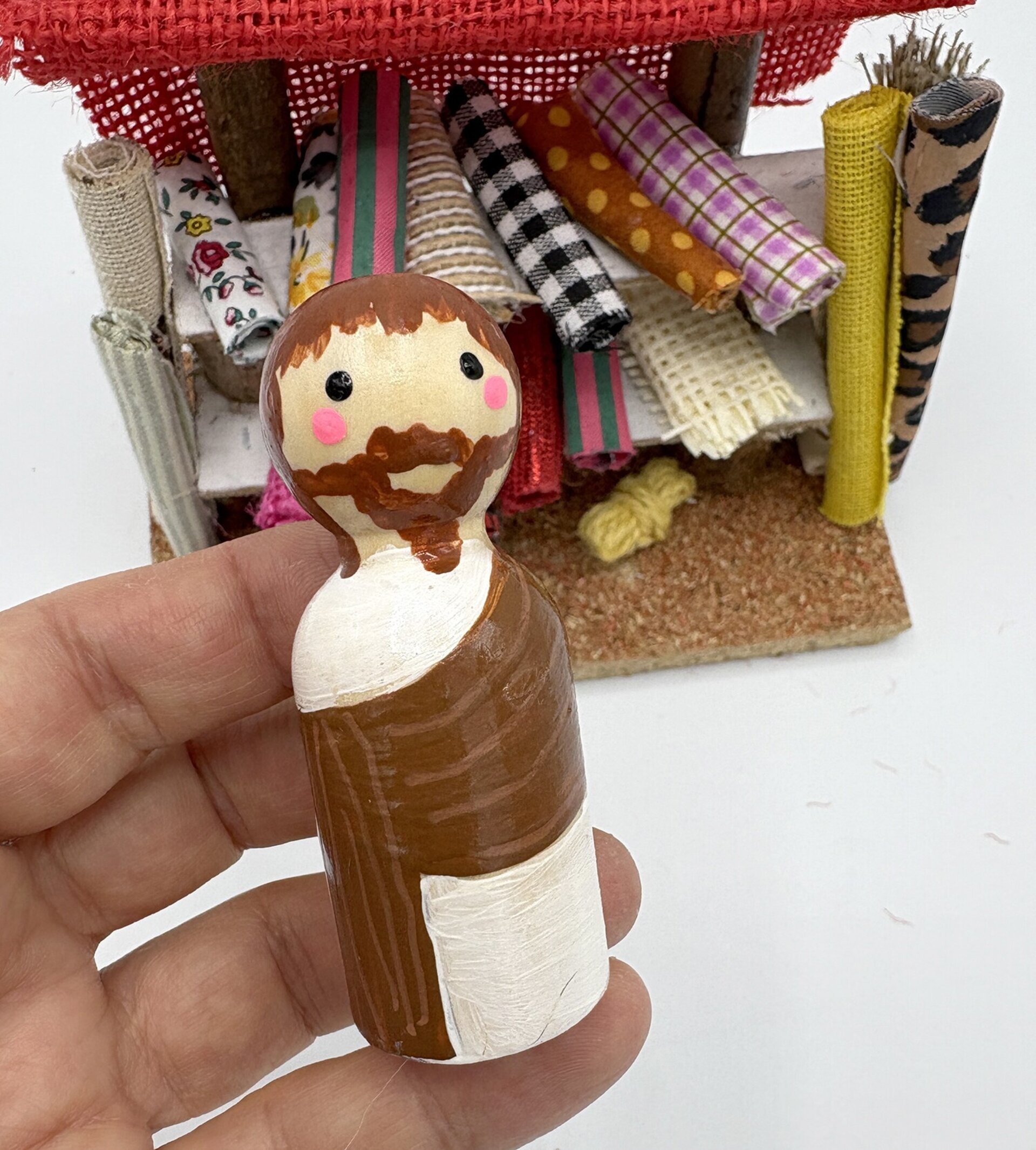 Tienda de telas en miniatura para pesebre - 7
