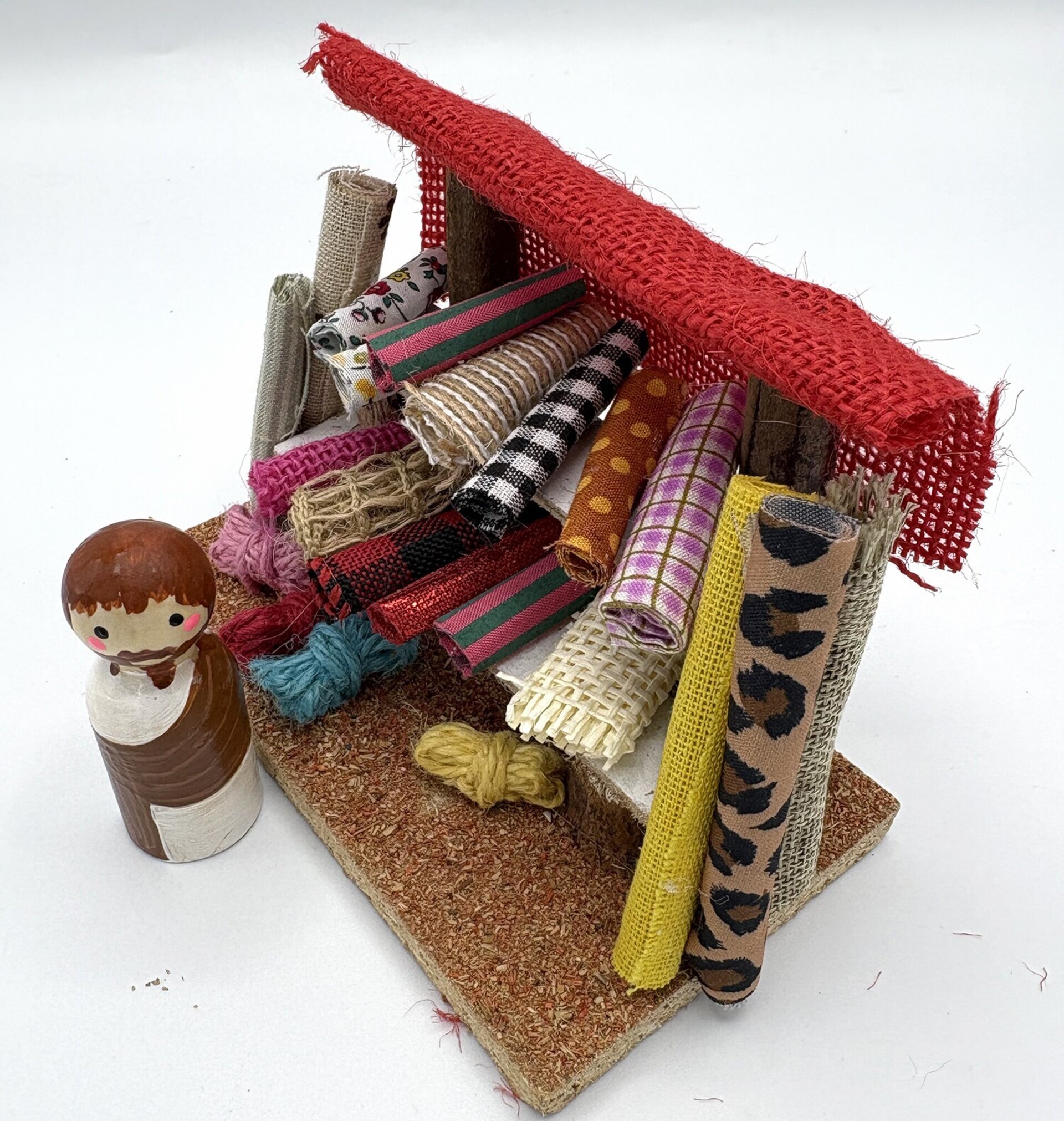 Tienda de telas en miniatura para pesebre - 4