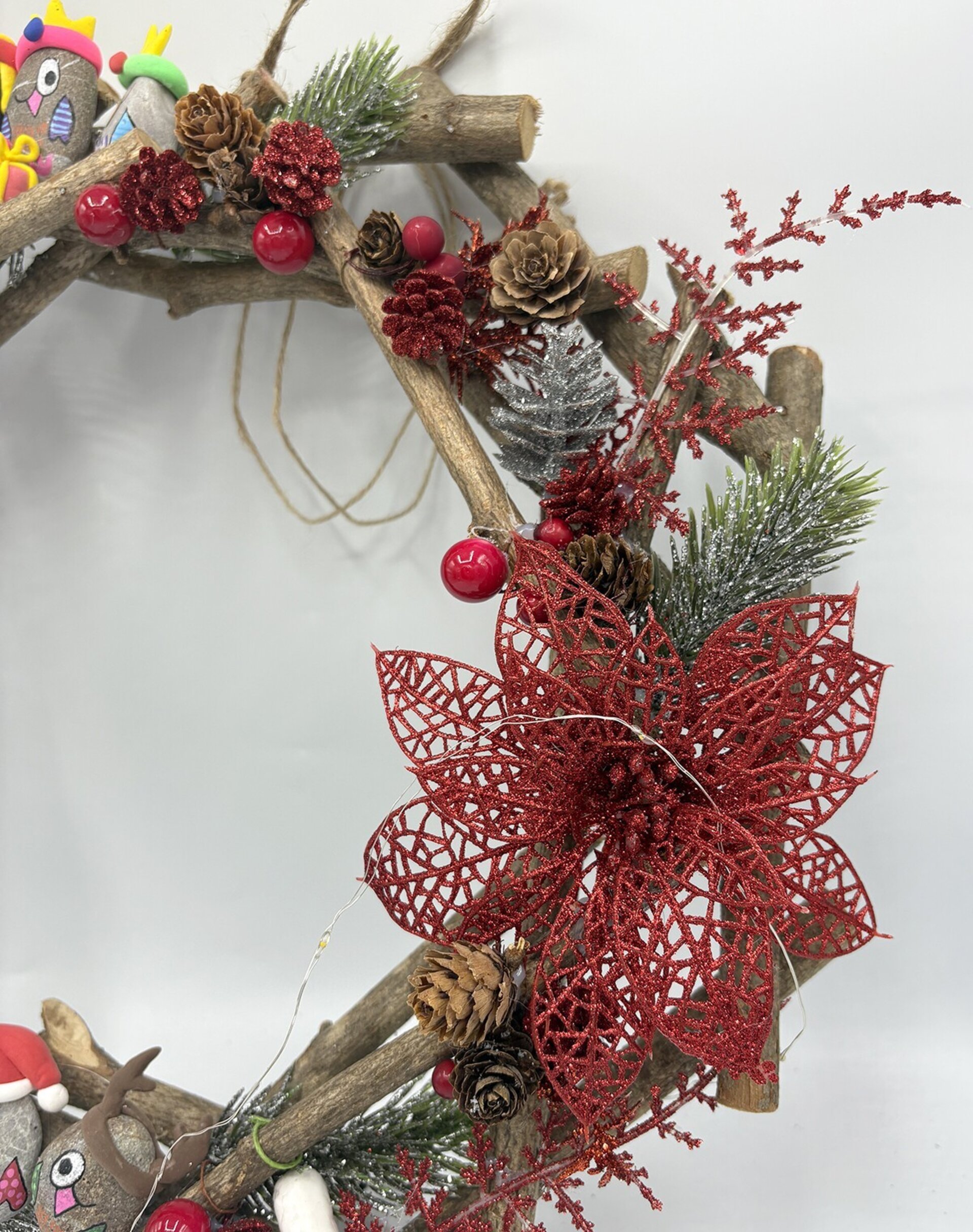 Corona Navideña Artesanal roja - Adornos Naturales de Navidad - 7