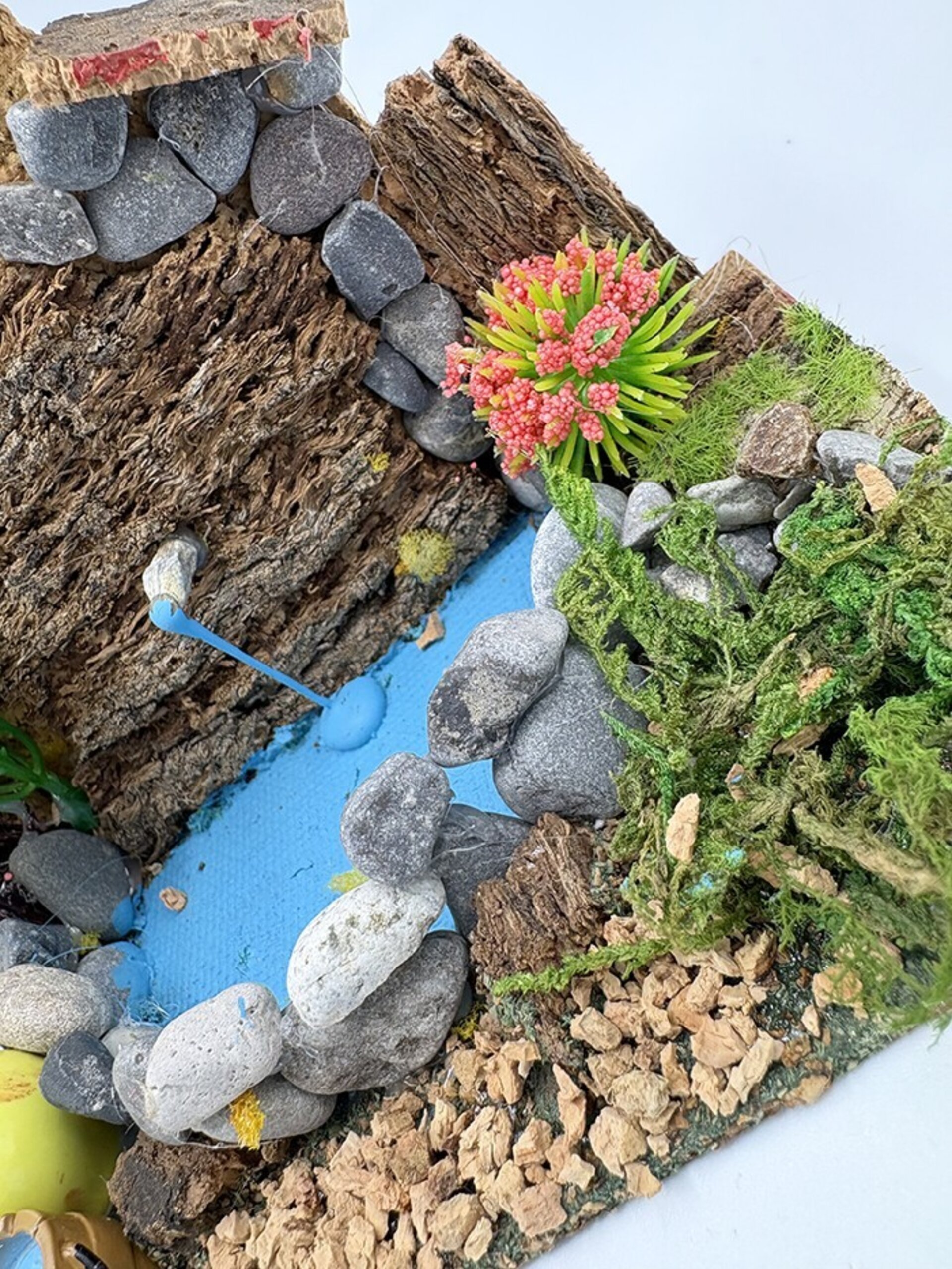 Fuente rústica en miniatura - Adorno artesanal para pesebre - 4