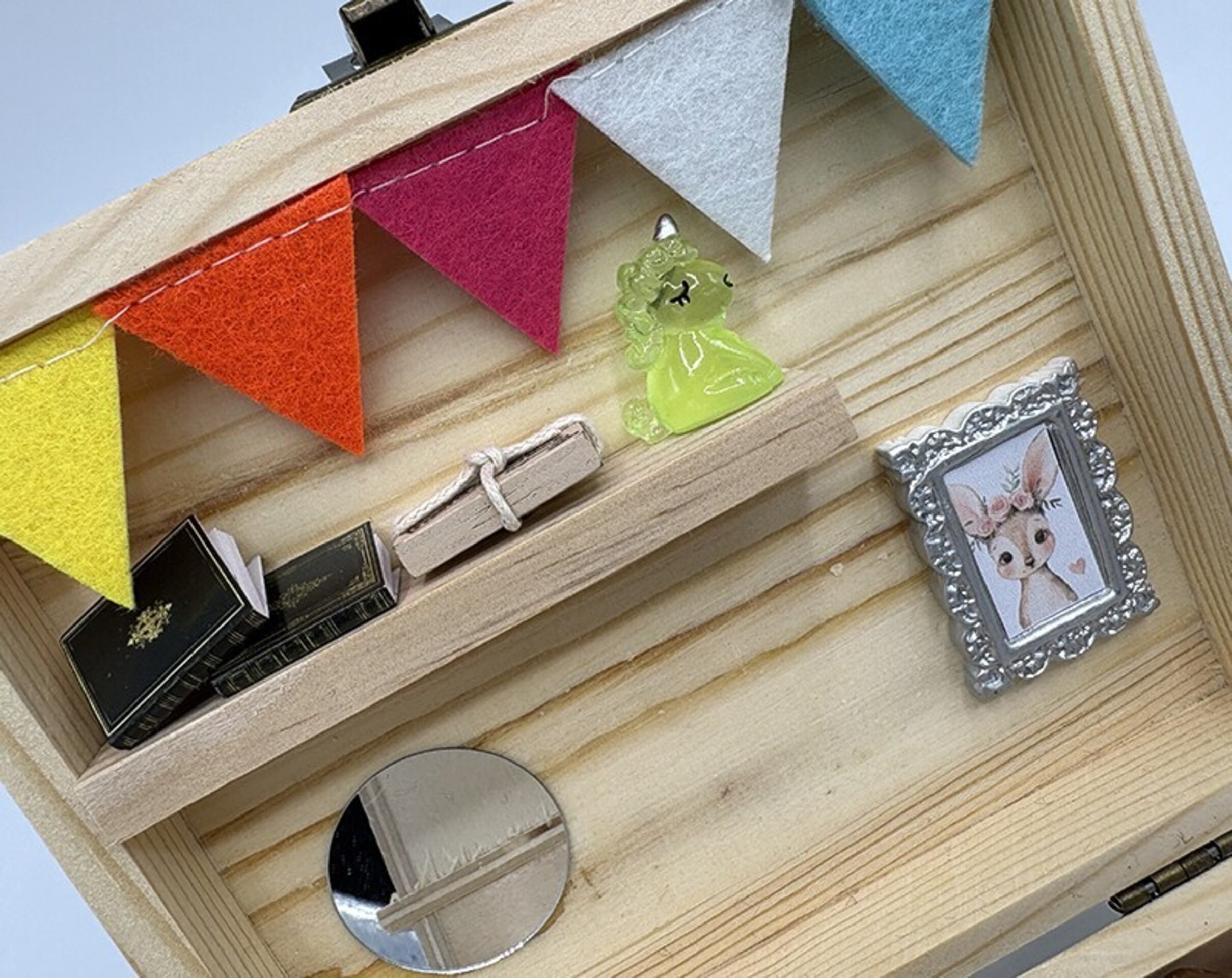 Cajita madera osito con miniaturas - Adopta una mascota - 11